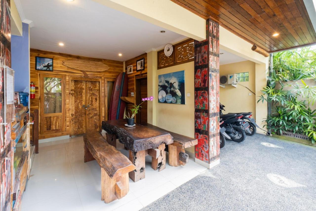 The Point Surfcamp Bali Hotel Pulukan Buitenkant foto