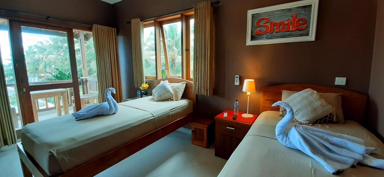 The Point Surfcamp Bali Hotel Pulukan Buitenkant foto